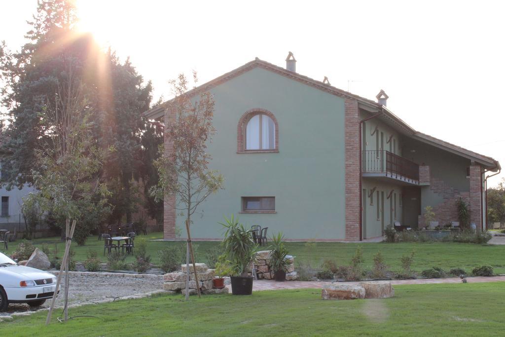 Agriturismo Bassanine Monticelli dʼOngina エクステリア 写真